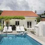 House Kuca Carevina Krusvar