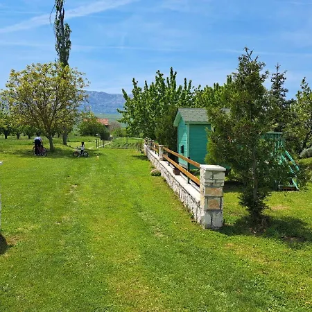 Semesterbostad House Stjepan *