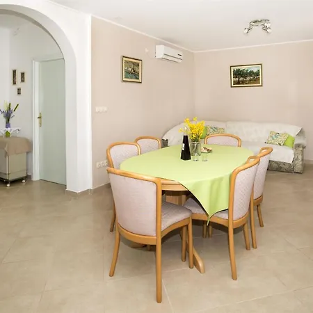House Kuca Carevina Krusvar